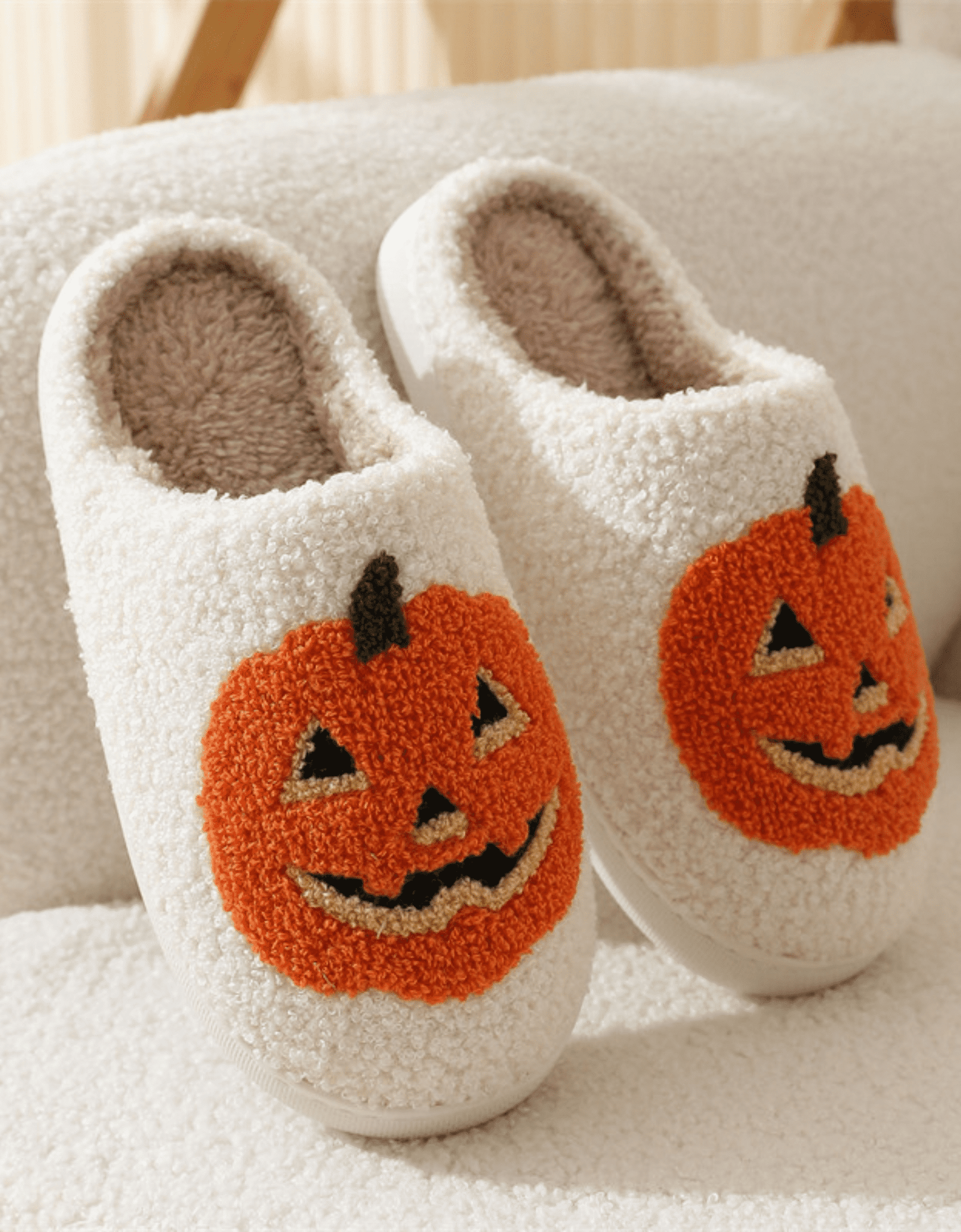 Cute Halloween Slippers for Women Perfect Soft Plush Comfy Warm Slip-On Halloween Pumpkin Bat Slippers Fo Women Indoor Fluffy House Slippers for Women and Men Non-Slip Fuzzy Flat Slides