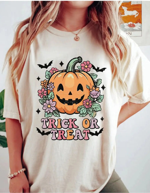 Load image into Gallery viewer, Trick or Treat Shirt Women Halloween Pumpkin T-Shirt Cute Thanksgiving Pumpkin Fall Season Tops
